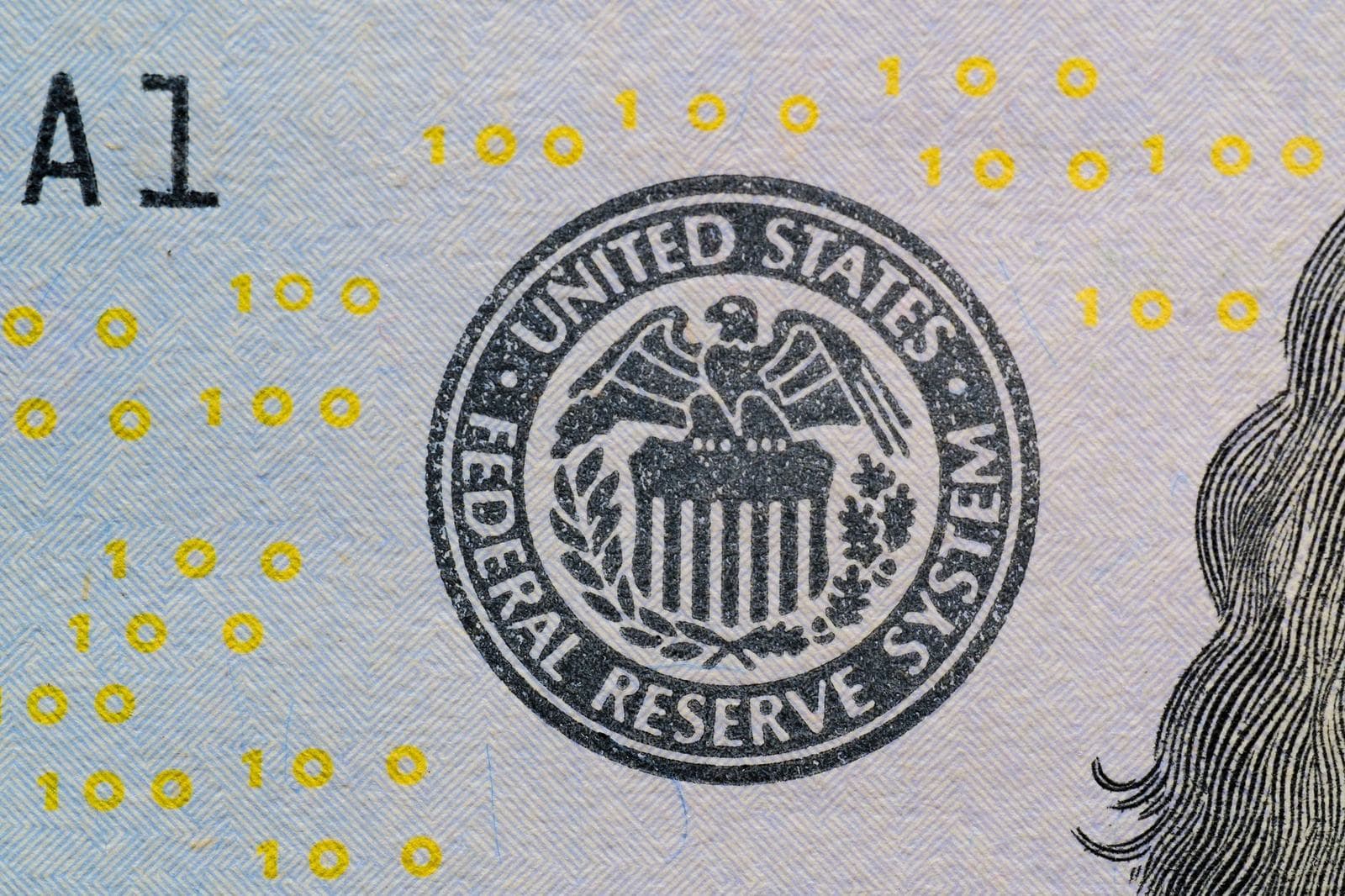 Cómo afectan las decisiones de la Fed a tu dinero en 2026